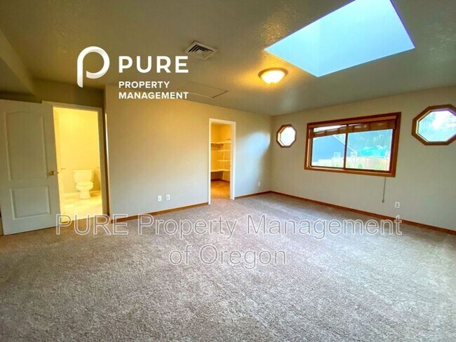 Foto del edificio - 5816 SW Huddleson St