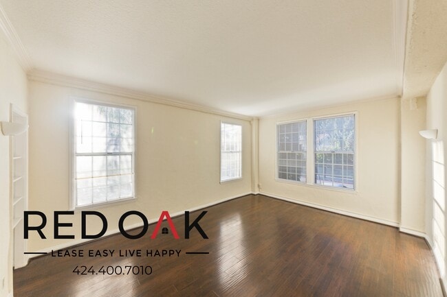 Building Photo - 5640 Franklin Ave