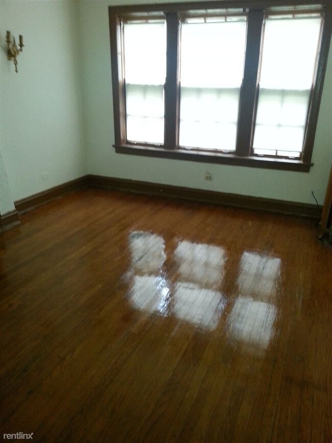 Foto del edificio - 7134 S Bennett Ave