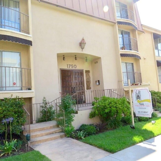 Foto del edificio - 1750 S Bentley Ave