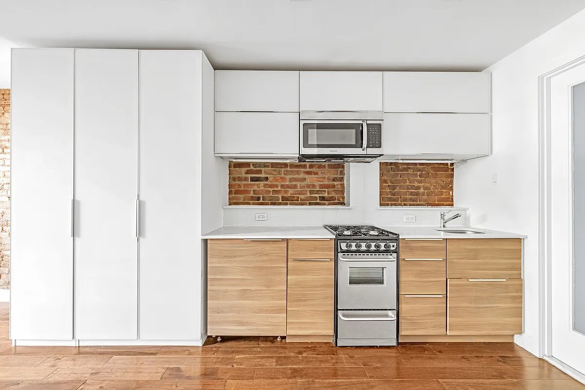 Building Photo - 86 Clinton St