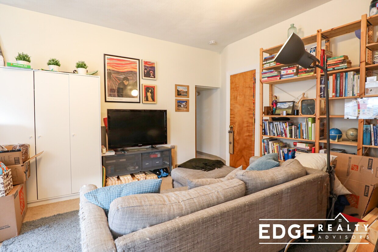 20 Winthrop St Unit 1, Waltham, MA 02453 Condo for Rent in Waltham