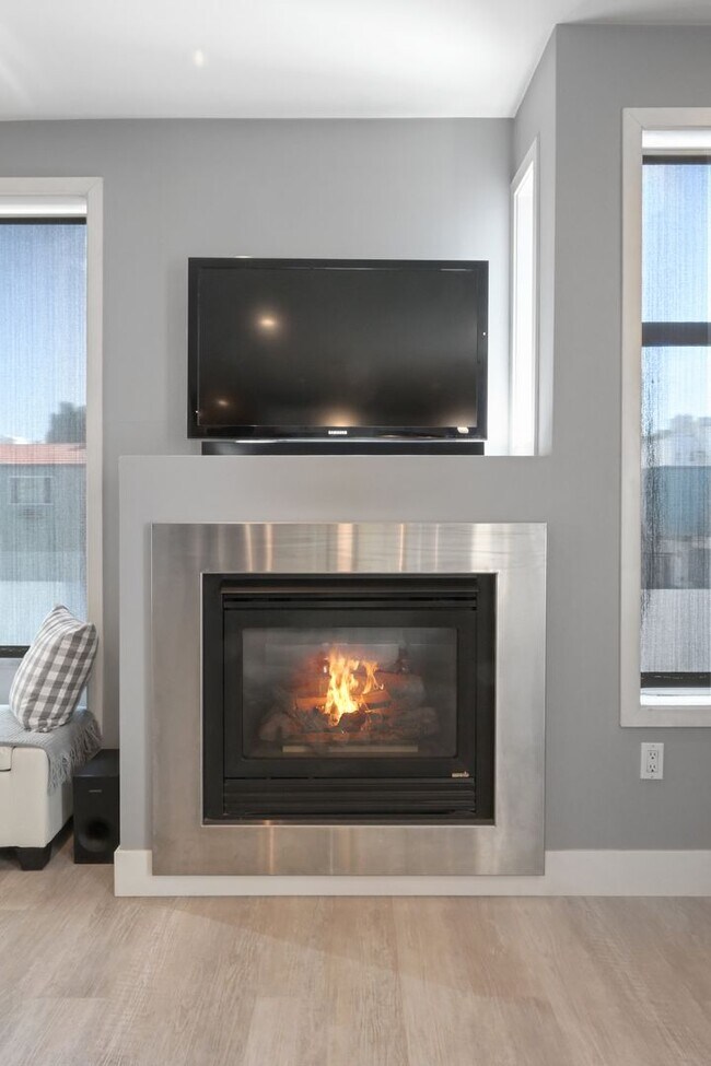 Foto del edificio - Epic REA/Azari PM:Gorgeous 1 Bed/ 1 Bath C...
