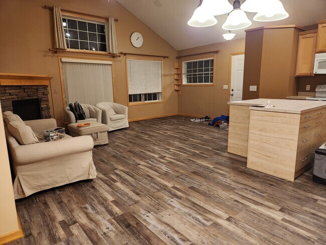 Building Photo - 1569 Alphon Dr