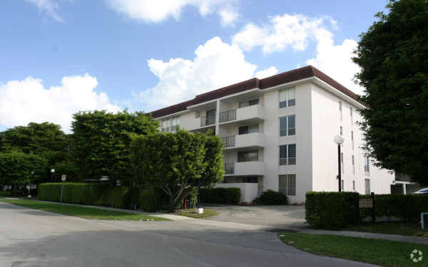 Building Photo - Boca View Condos
