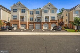 Building Photo - 23235 Milltown Knoll Square