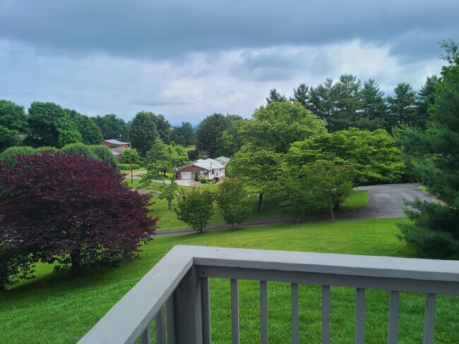 Foto del edificio - 1528 Old Oak Ln