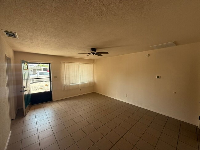 Building Photo - 1208 W Edwards St