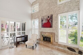 Building Photo - 6075 Glendale Dr