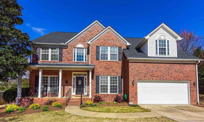 Beautiful and Spacious - Beautiful and Spacious House