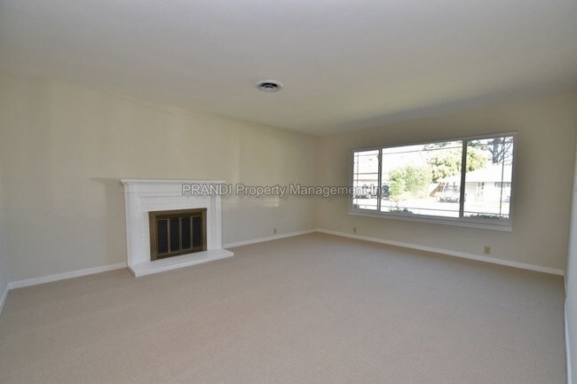 Building Photo - 711 Del Mar Ave