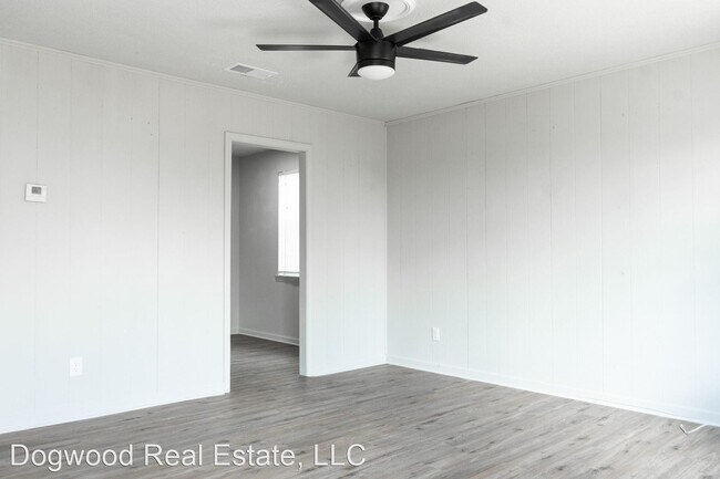 Foto del edificio - 2 br, 1 bath House - 2009-C Broad Street