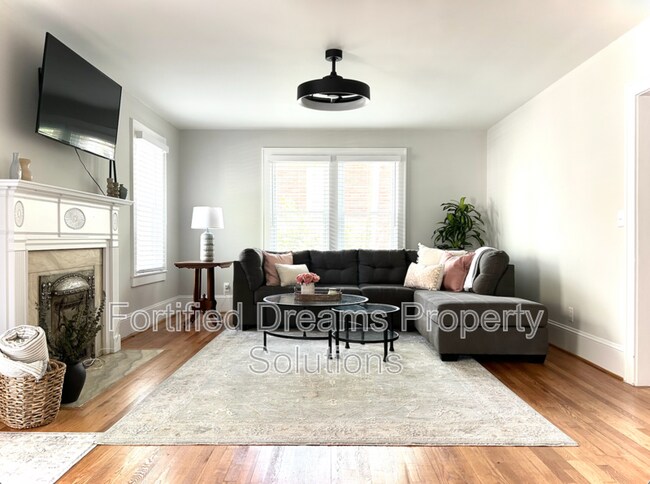 Foto del edificio - 2240 Queen St