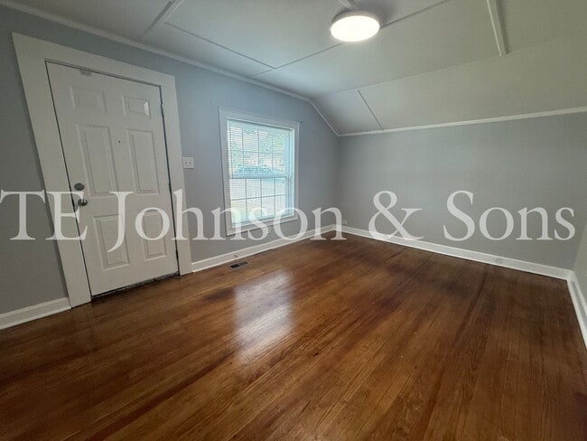 Building Photo - Charming Three Bedroom Home in Winston Sal...