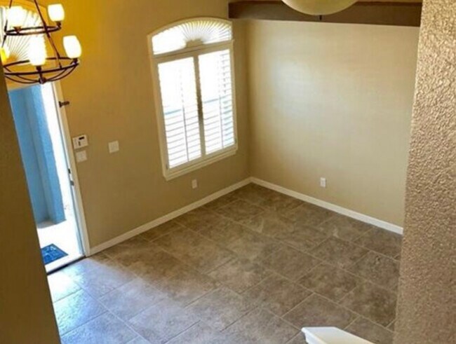 Building Photo - 13290 New Britton Dr