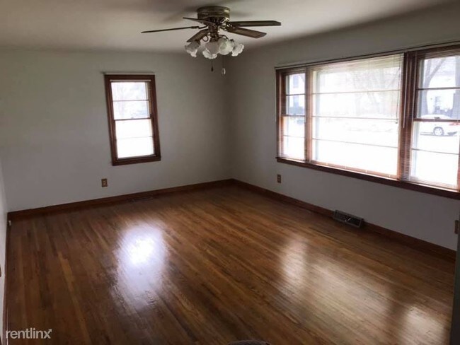 Foto del edificio - 3 br, 1 bath House - 337 Blaine St.