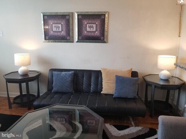 Foto del edificio - 1121 Arlington Blvd