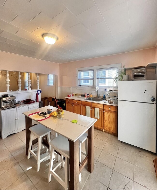 Building Photo - 282 Lowell St