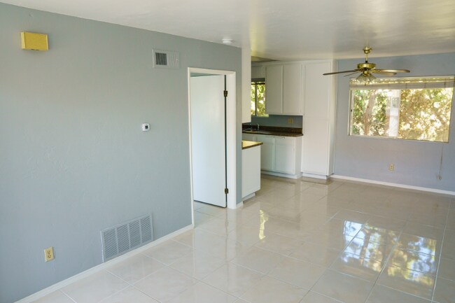 Foto del edificio - 335 Claydelle Ave