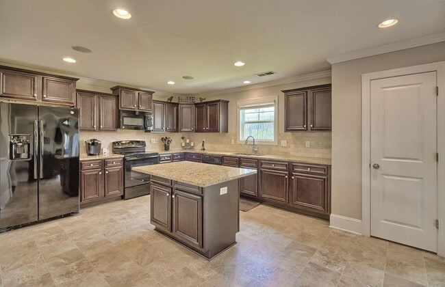 Building Photo - 258 Meadow Saffron Dr