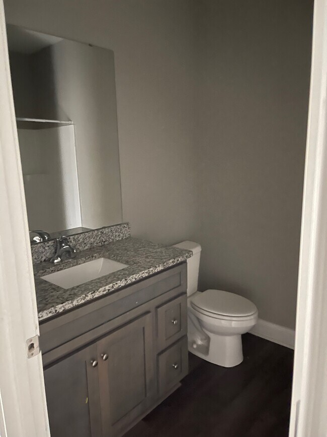 Baño - 5850 Otte Ct