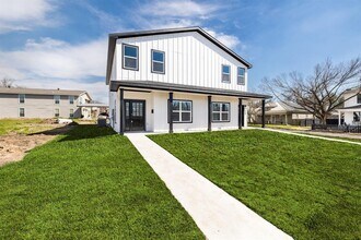 Building Photo - 600 Kimbro St