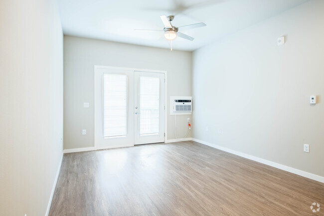 3BR, 2BA - 1271SF - Taylor Pointe Apartments