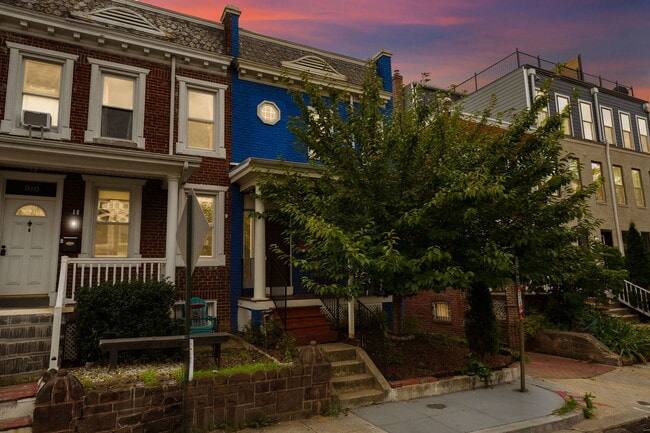 Building Photo - 520 Lamont St NW