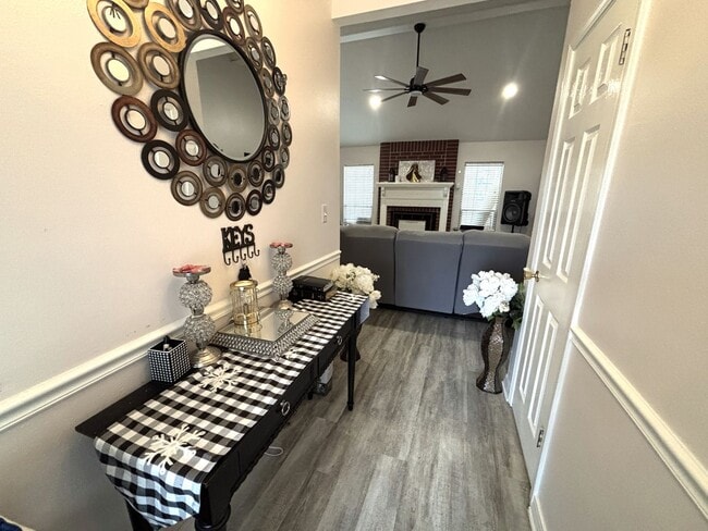 Foto del edificio - 4 BEDROOM ONLY 7 MILES FROM BARKSDALE AIR FORCE BASE