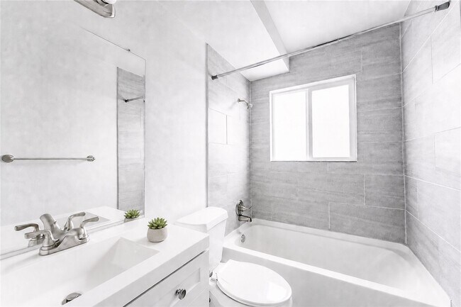 Foto del edificio - 2155 King St