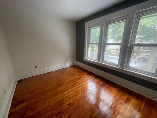 Foto del edificio - 1795 W James Ave