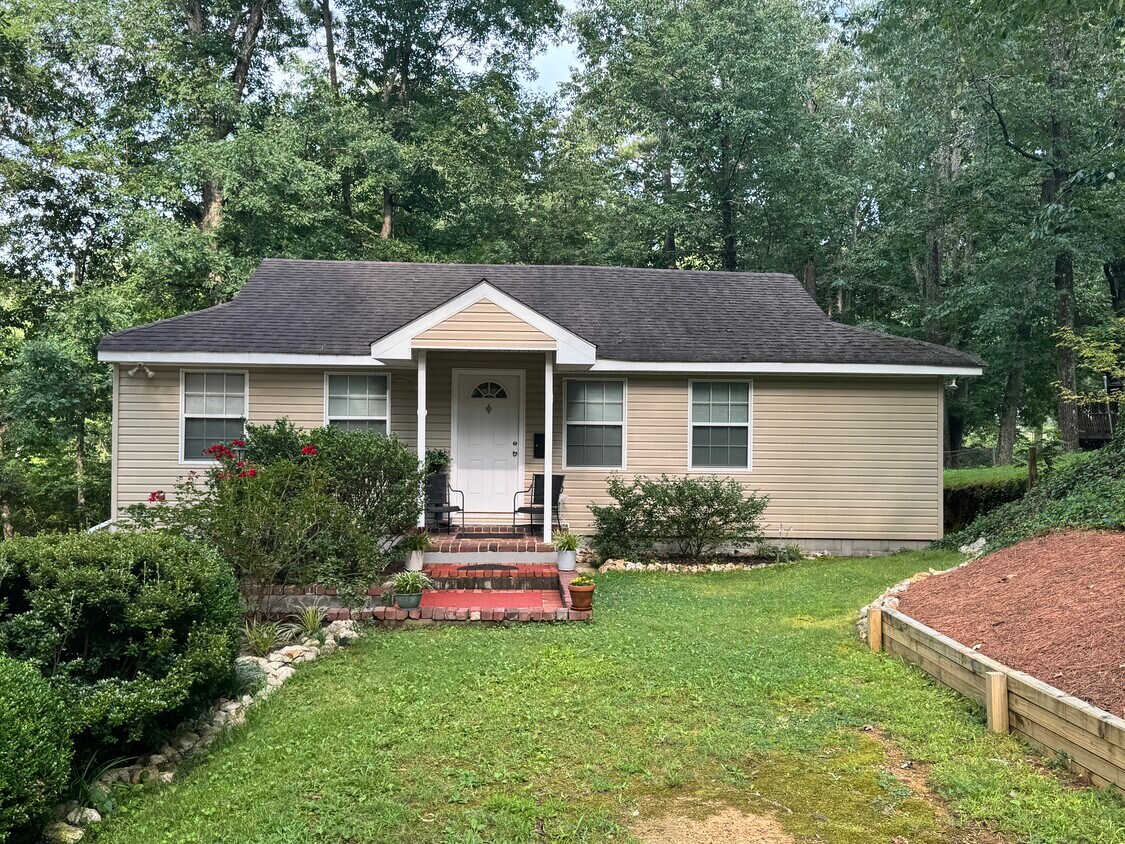 Primary Photo - 855 Hillcrest Rd