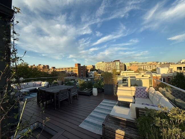 Photo - 1100 W St NW Apartment