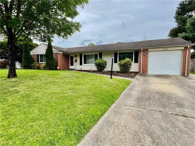 Building Photo - 3905 Brentwood Crescent