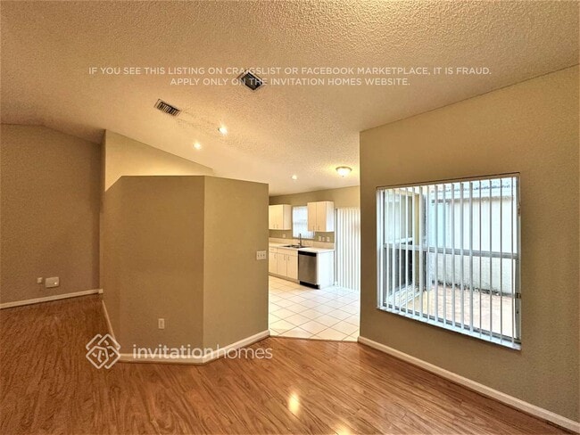 Foto del edificio - 15451 SW 143rd St