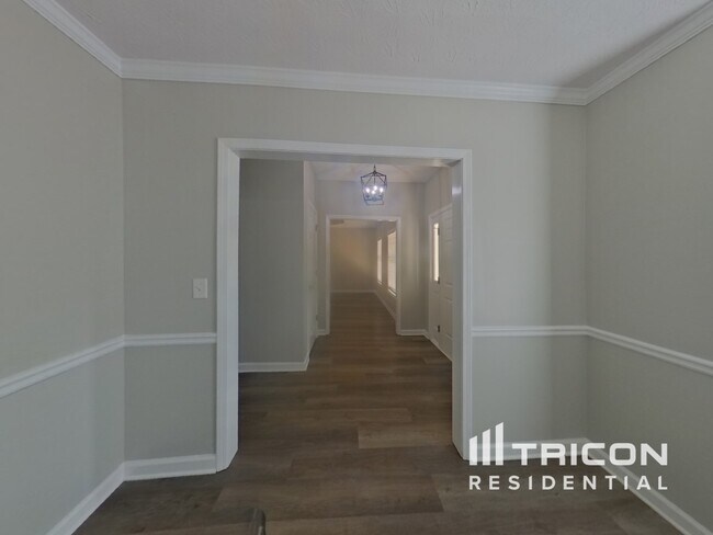 Foto del edificio - 910 Skidway Ct