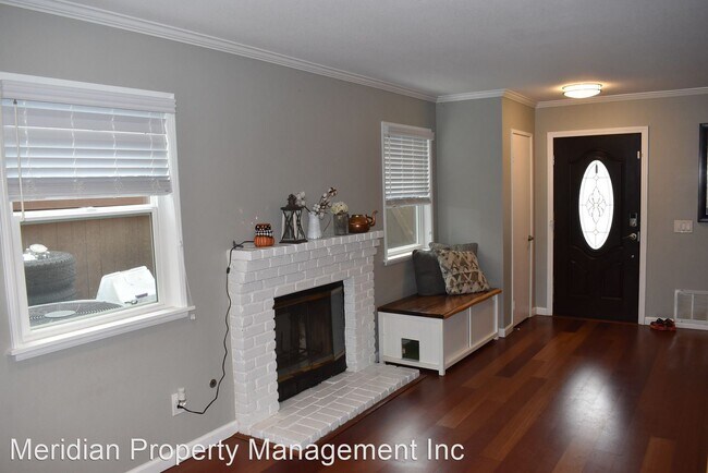 Building Photo - 3 br, 2.5 bath House - 1706 S Mammoth Pl