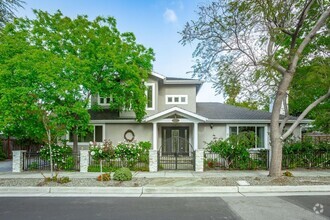Building Photo - 10354 Byrne Ave