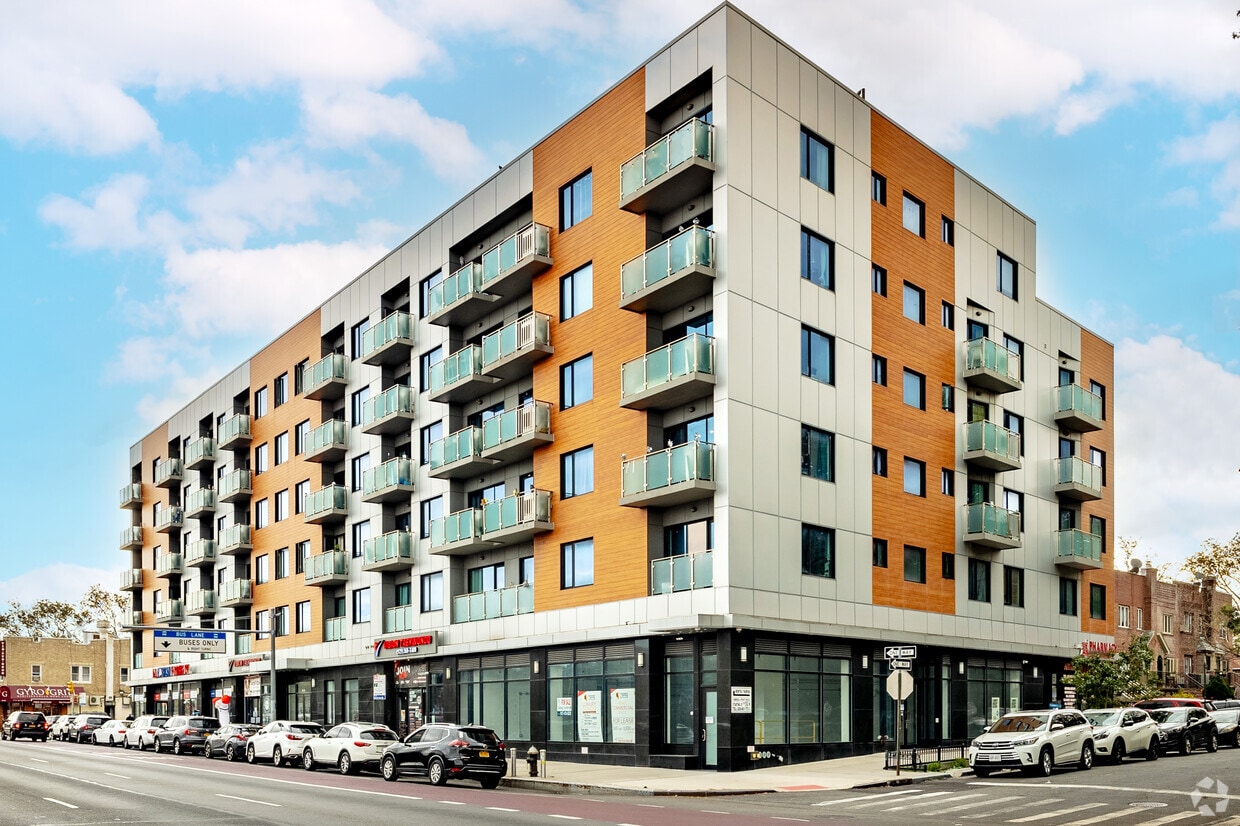 6276-6296 Woodhaven Boulevard - Rego Parc