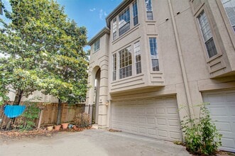 Building Photo - 911 Reinicke St