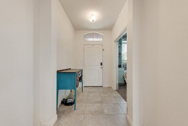 Foto del edificio - 444 Windsail Ln