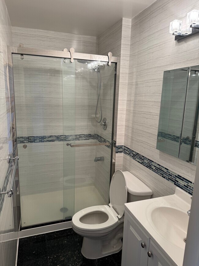 Foto del edificio - 4327 220th St