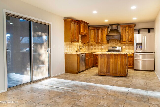 Foto del edificio - 42275 W Calle St