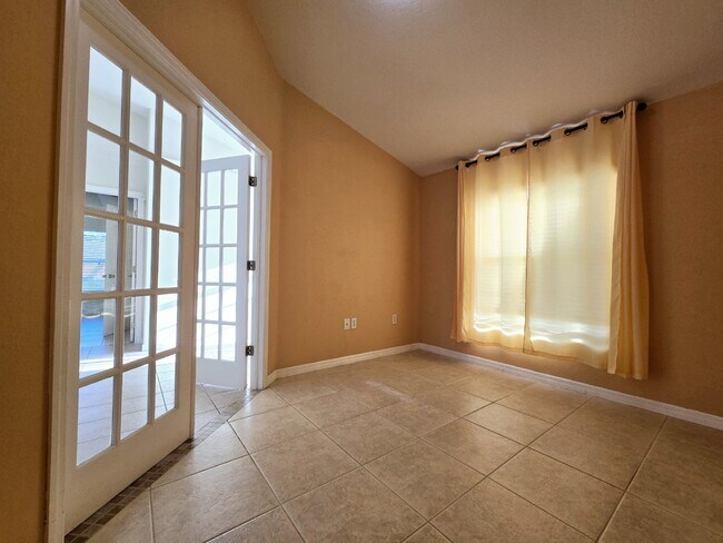 Building Photo - 1019 Angelo Ave ~ Large Fenced Yard Home w...