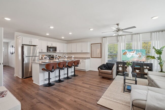 Building Photo - Legends Townhomes