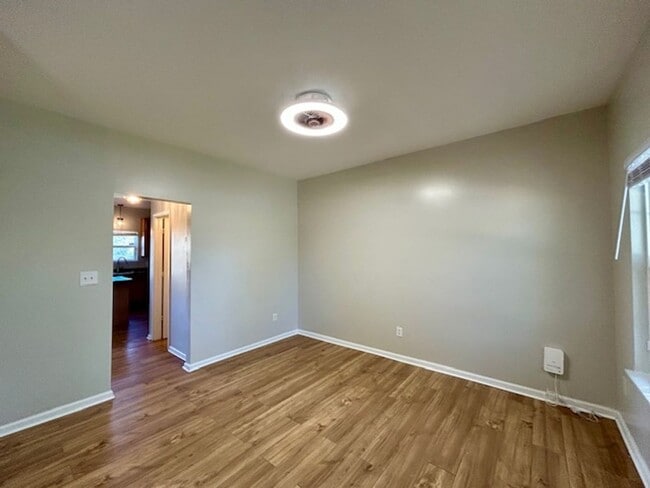 Building Photo - Beautiful 4 bed 2.5 bath home