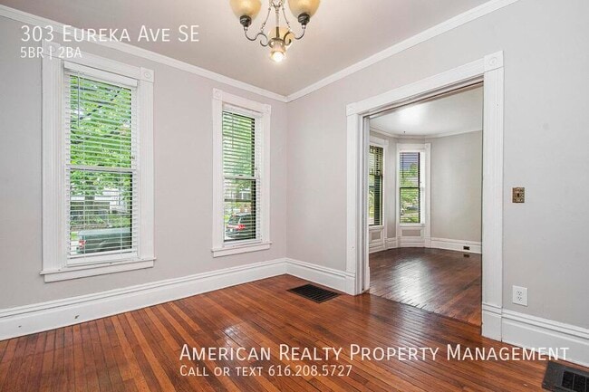 Building Photo - 303 Eureka Ave SE