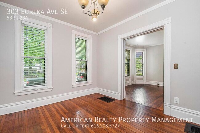 Foto del edificio - 303 Eureka Ave SE