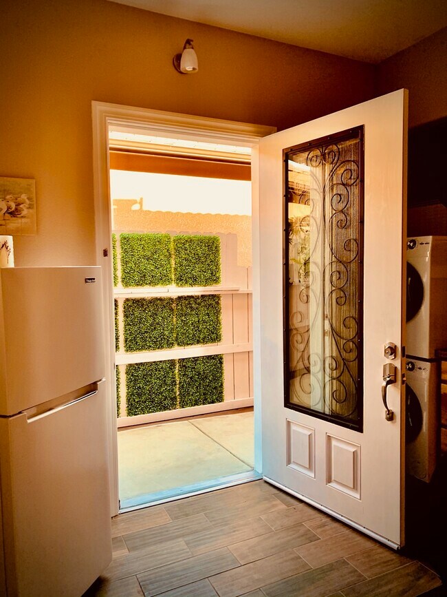 Entrance - 1967 E Amaryllis Ave