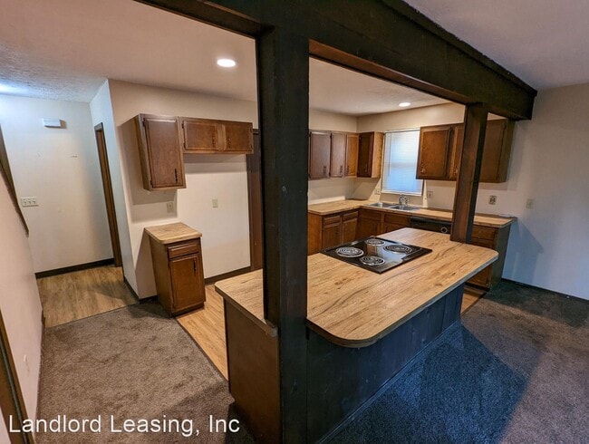 Building Photo - 2 br, 1.5 bath House - 2714 Forest Lane